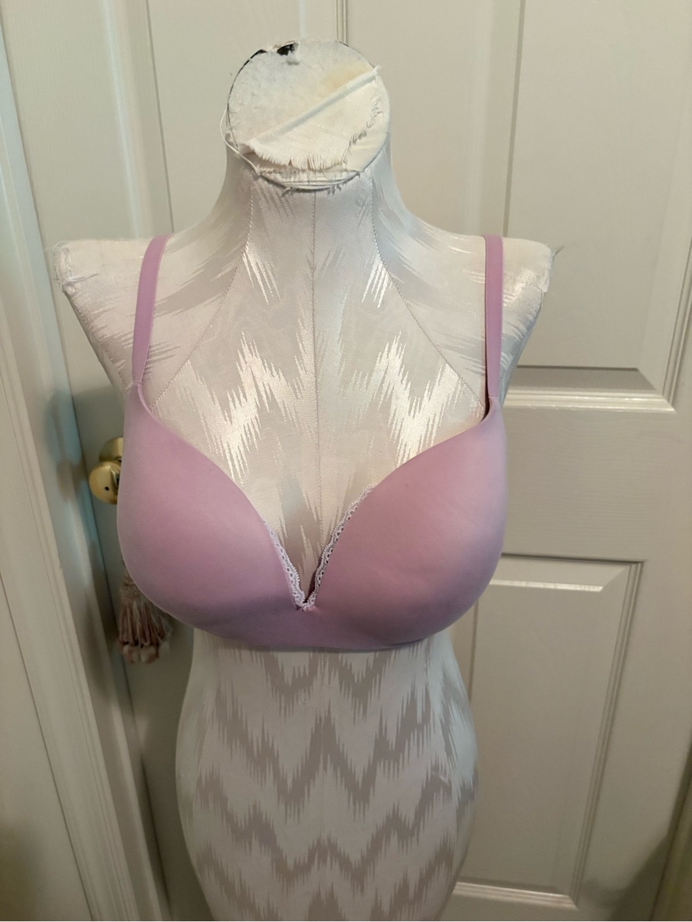 Victoria's Secret Mauve Lace-Trim 36D  Bra
